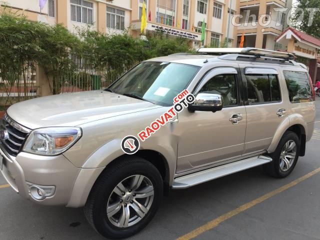 Cần bán xe Ford Everest 2.5AT sản xuất năm 2010, màu bạc-0