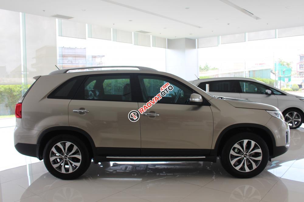 Cần bán Kia Sorento SX 2016, màu vàng, máy dầu - số sàn, giá tốt 844tr - LH: Nguyệt 0938805546-15