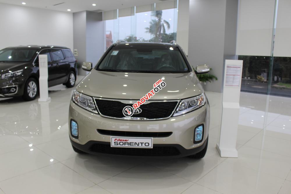 Cần bán Kia Sorento SX 2016, màu vàng, máy dầu - số sàn, giá tốt 844tr - LH: Nguyệt 0938805546-19