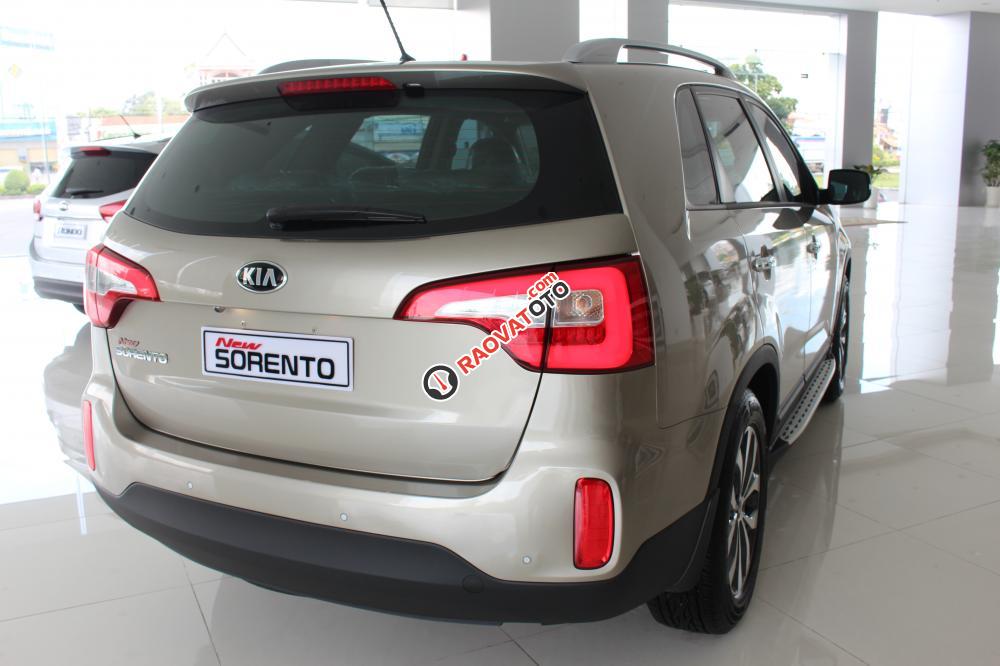 Cần bán Kia Sorento SX 2016, màu vàng, máy dầu - số sàn, giá tốt 844tr - LH: Nguyệt 0938805546-8