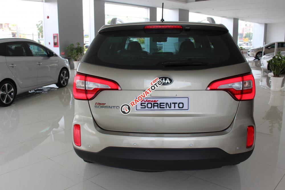 Cần bán Kia Sorento SX 2016, màu vàng, máy dầu - số sàn, giá tốt 844tr - LH: Nguyệt 0938805546-7