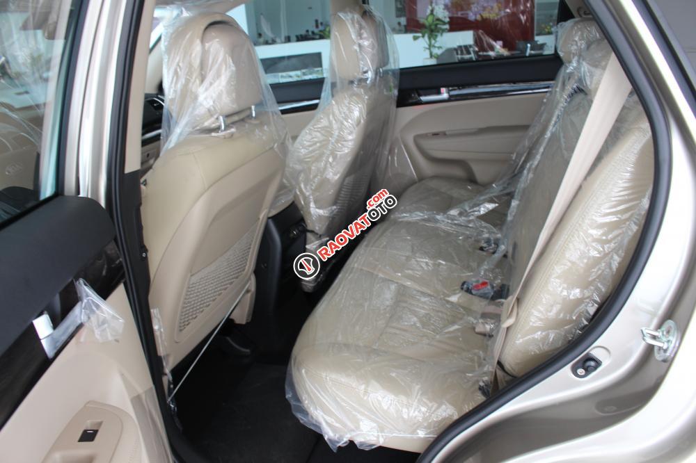 Cần bán Kia Sorento SX 2016, màu vàng, máy dầu - số sàn, giá tốt 844tr - LH: Nguyệt 0938805546-3