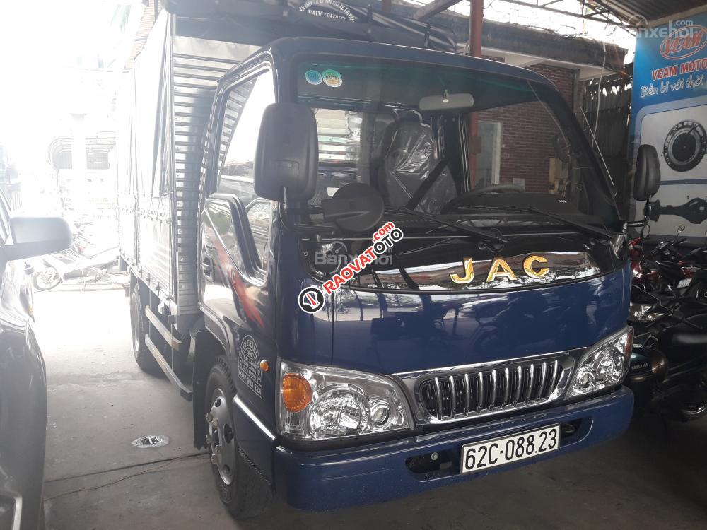 Bán xe tải Jac 2.4 tấn, thùng dài 2.4 mét, vào thành phố-2