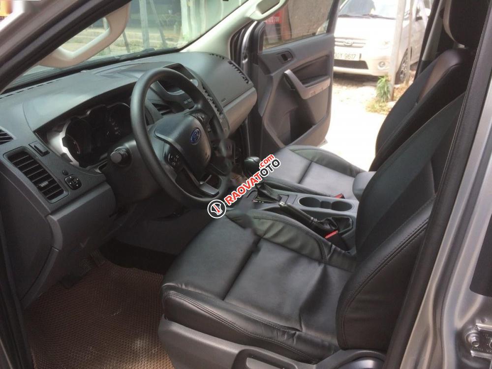 Chính chủ bán xe Ford Ranger XLS 4x2 AT đời 2015, màu xám, nhập khẩu-7