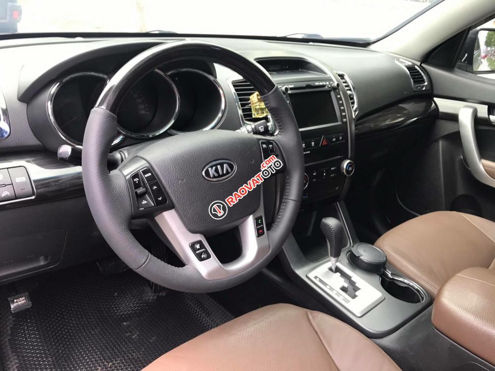 Cần bán lại xe Kia Sorento năm 2010 màu bạc, giá chỉ 650 triệu-5