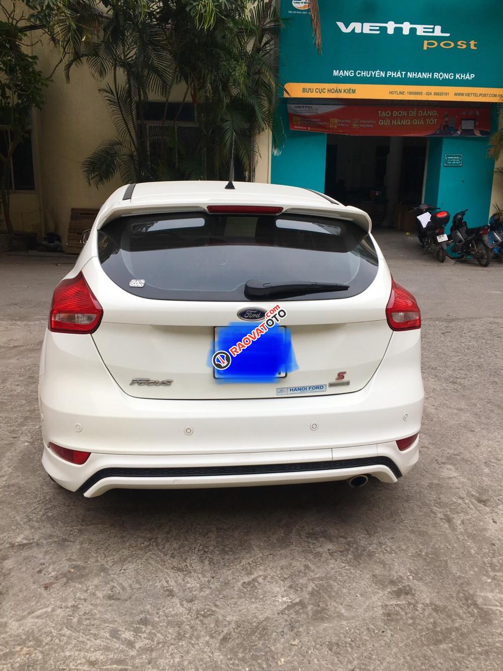 Bán xe Ford Focus Ecoboost 1.5 đời 2016, màu trắng-1