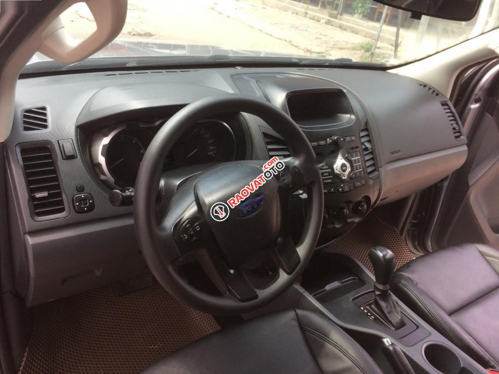 Chính chủ bán xe Ford Ranger XLS 4x2 AT đời 2015, màu xám, nhập khẩu-9