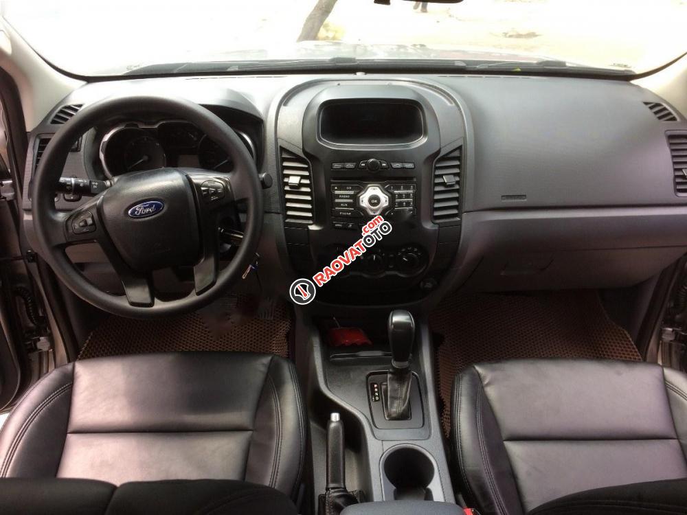 Chính chủ bán xe Ford Ranger XLS 4x2 AT đời 2015, màu xám, nhập khẩu-6