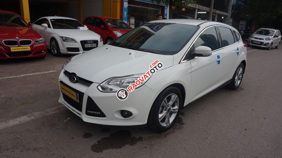 Cần bán xe Ford Focus 1.6 AT 2014, màu trắng, giá chỉ 575 triệu-9