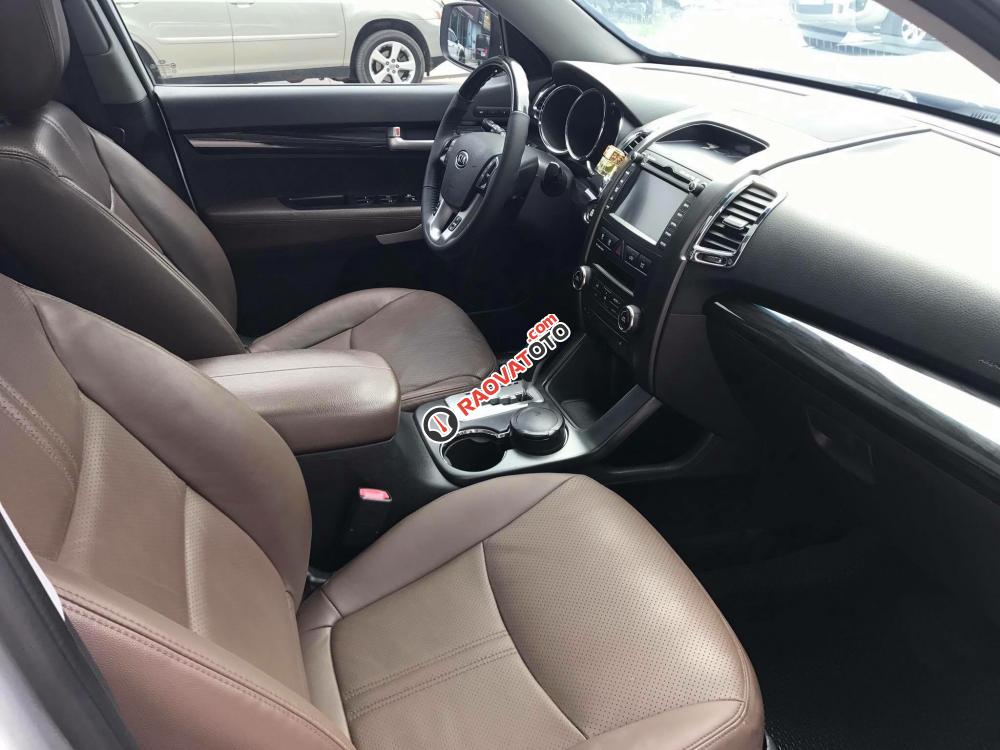 Cần bán lại xe Kia Sorento năm 2010 màu bạc, giá chỉ 650 triệu-3