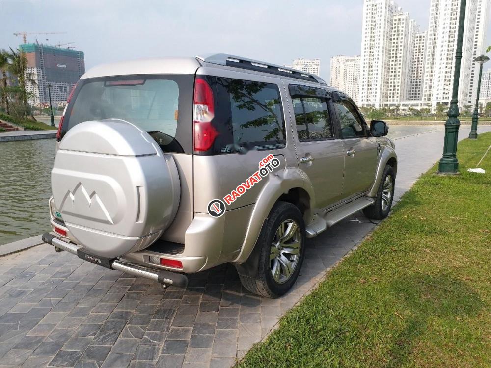 Chính chủ bán Ford Everest 4x2 MT năm sản xuất 2011, màu bạc-5