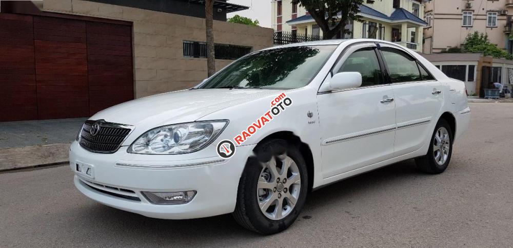 Bán Toyota Camry 3.0 năm 2005, màu trắng chính chủ, 385tr-0