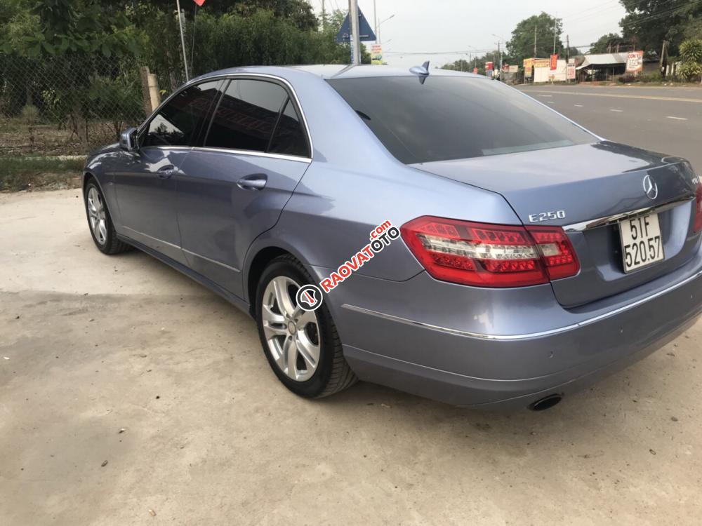 Bán Mercedes 250 sản xuất năm 2010, màu xanh lam, nhập khẩu nguyên chiếc, số tự động giá cạnh tranh-3