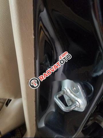 Cần bán gấp Ford Laser Ghia 1.8 sản xuất 2004, màu đen chính chủ-3