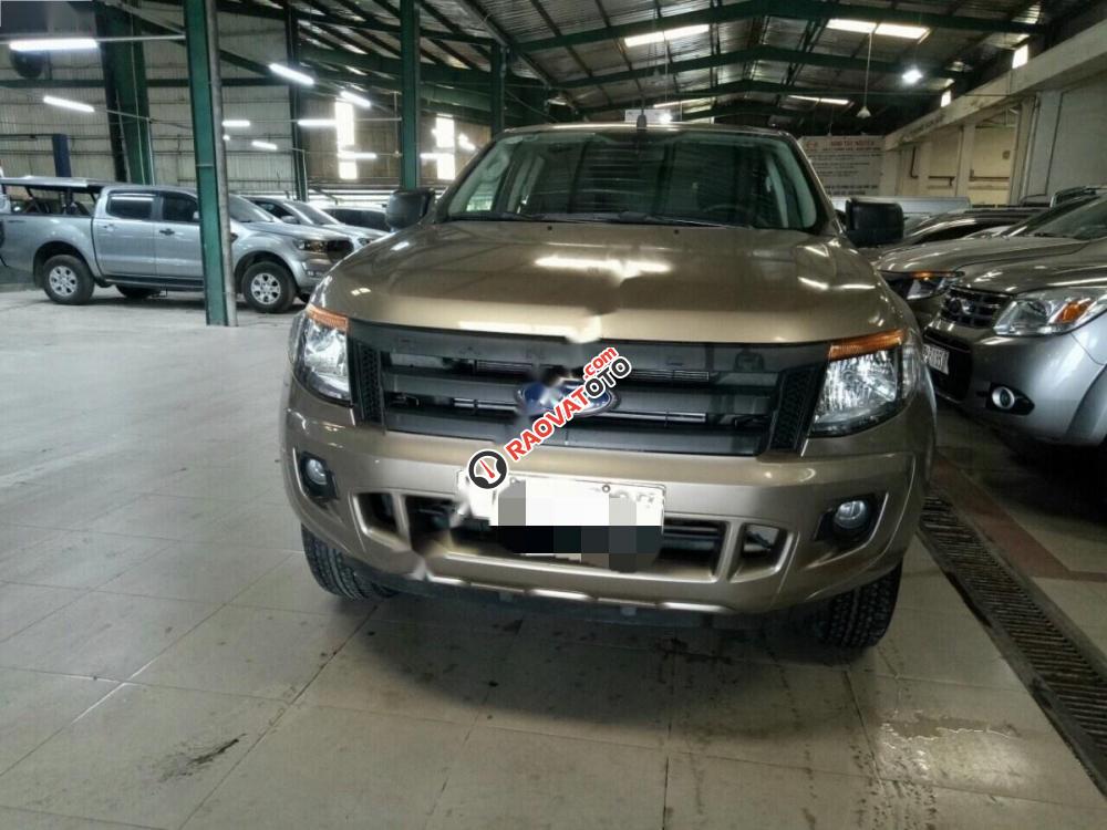 Cần bán xe Ford Ranger XL 4x4 MT năm sản xuất 2015, màu vàng, nhập khẩu-1