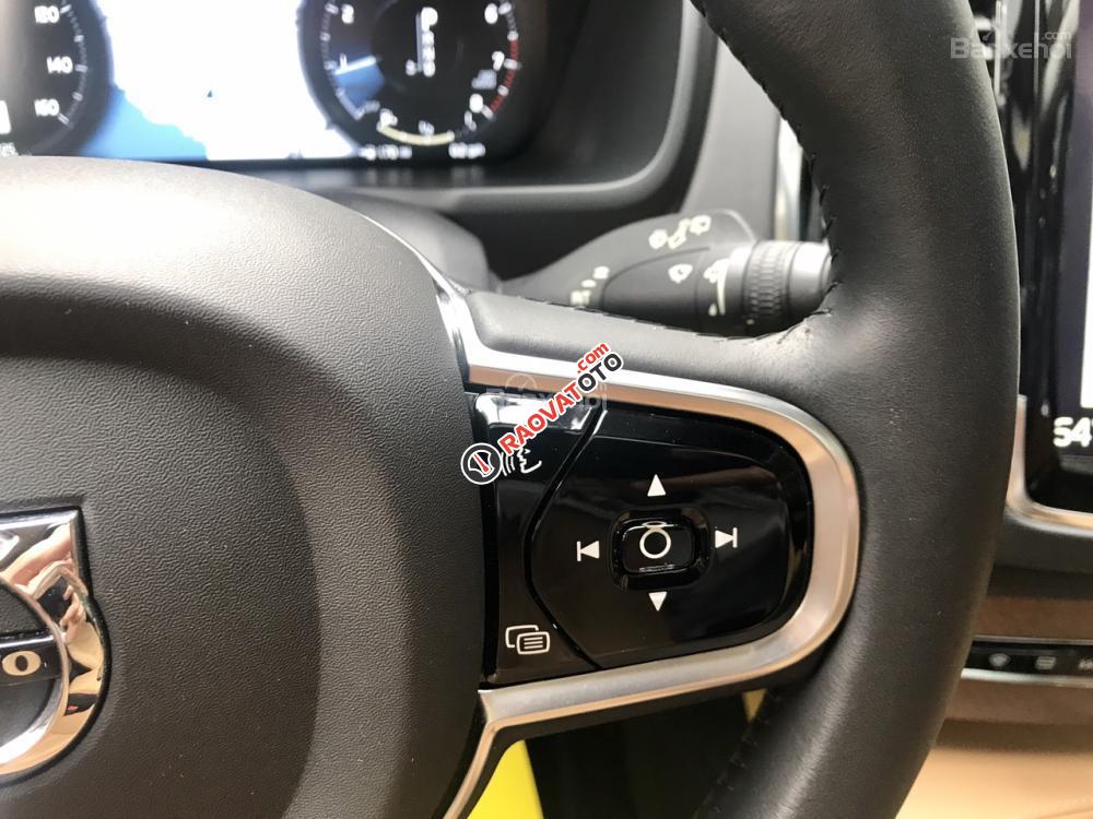 Bán ô tô Volvo XC90 T6 AWD sản xuất 2017, màu đen, nhập khẩu Mỹ giá tốt, LH: 0948.256.912-4