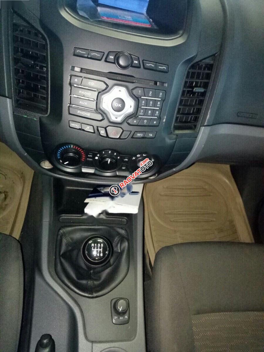 Cần bán xe Ford Ranger XL 4x4 MT năm sản xuất 2015, màu vàng, nhập khẩu-4