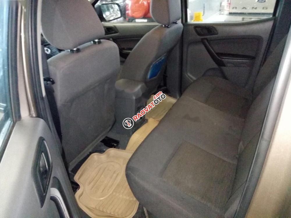 Cần bán xe Ford Ranger XL 4x4 MT năm sản xuất 2015, màu vàng, nhập khẩu-5