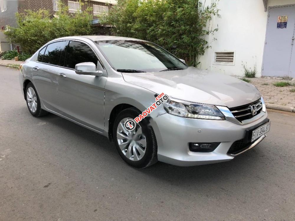 Cần bán gấp Honda Accord 2.4 AT đời 2014, màu bạc, xe nhập chính chủ-9