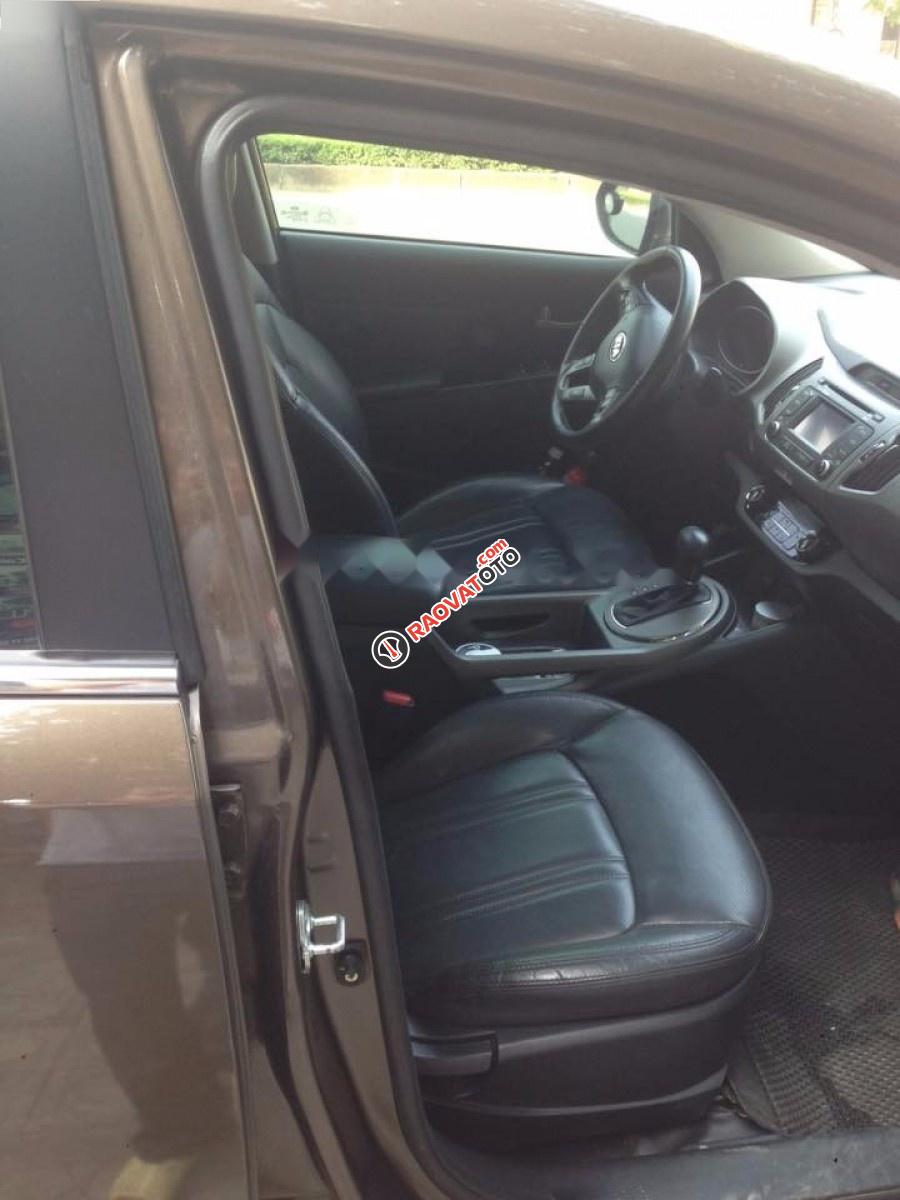Bán Kia Sportage 2.0 AT đời 2014, màu nâu, nhập khẩu nguyên chiếc chính chủ, giá 670tr-2