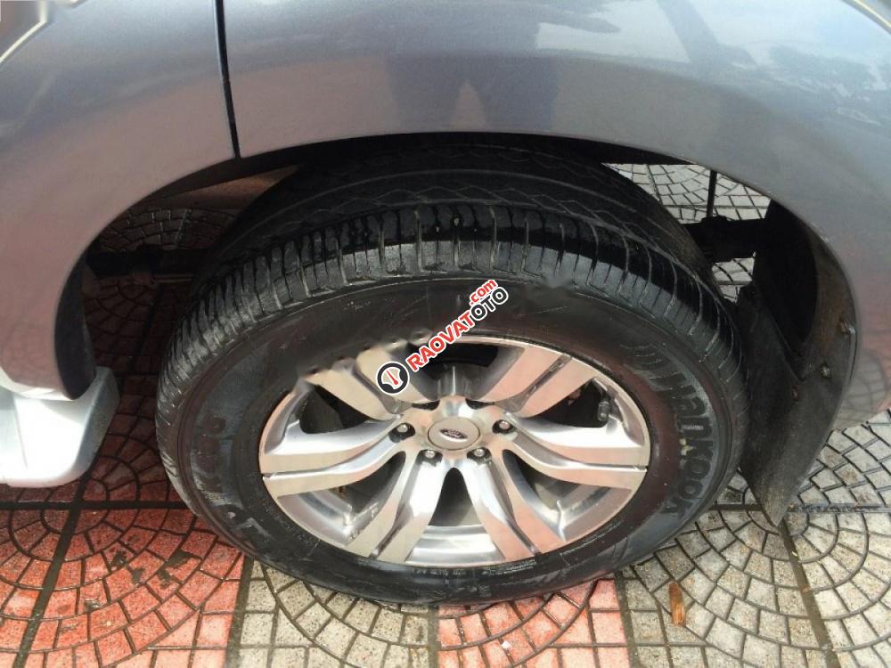Cần bán Ford Everest 2.5 AT đời 2010 số tự động-9