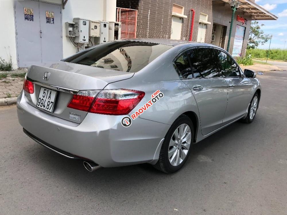 Cần bán gấp Honda Accord 2.4 AT đời 2014, màu bạc, xe nhập chính chủ-4