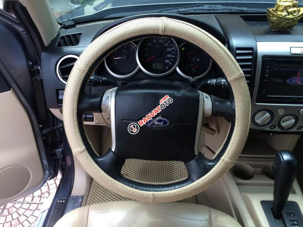 Cần bán Ford Everest 2.5 AT đời 2010 số tự động-2