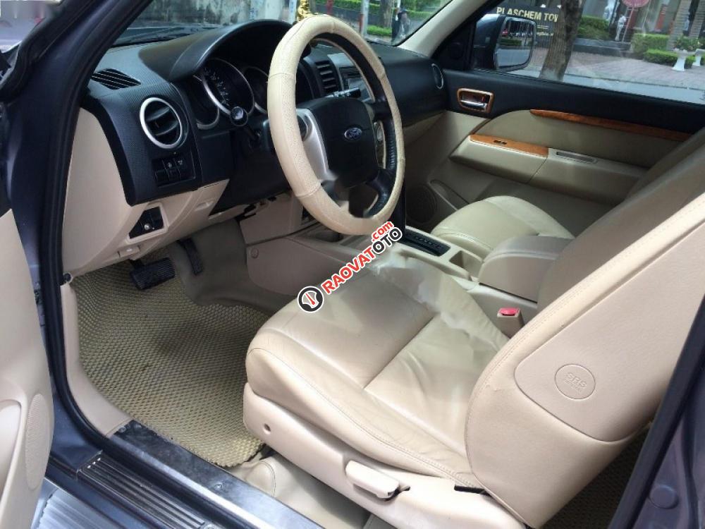 Cần bán Ford Everest 2.5 AT đời 2010 số tự động-0