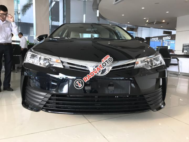 Bán xe Toyota Corolla Altis 2.0V CVT-i đời 2018, giảm giá sâu, liên hệ em Hùng 0911.404.101-2