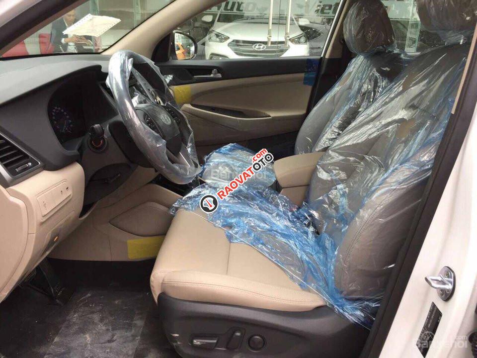 Bán Hyundai Tucson màu đỏ, có xe giao ngay, hỗ trợ trả góp, giá cả thương lượng: 0961917516-1