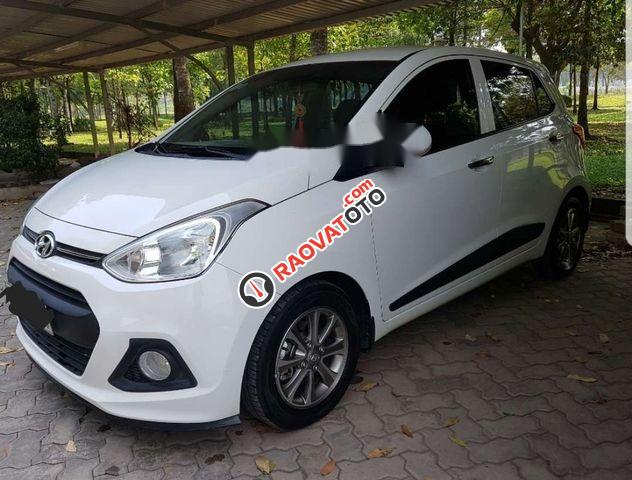 Cần bán Hyundai i10 1.0AT sản xuất 2014, màu trắng xe gia đình-0