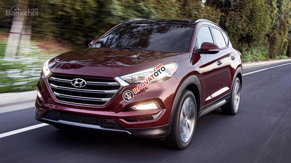 Bán Hyundai Tucson màu đỏ, có xe giao ngay, hỗ trợ trả góp, giá cả thương lượng: 0961917516-4