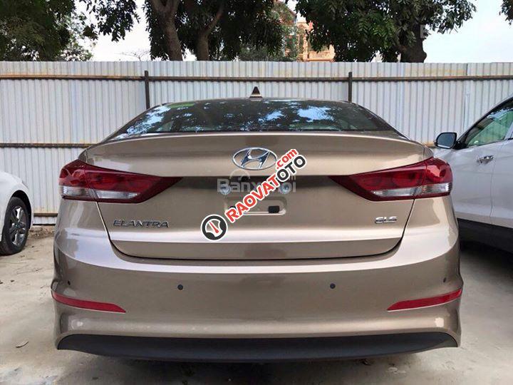 Cần bán xe Hyundai Elantra 2.0 đời 2018, có xe giao ngay, hỗ trợ trả góp: 0961917516-6