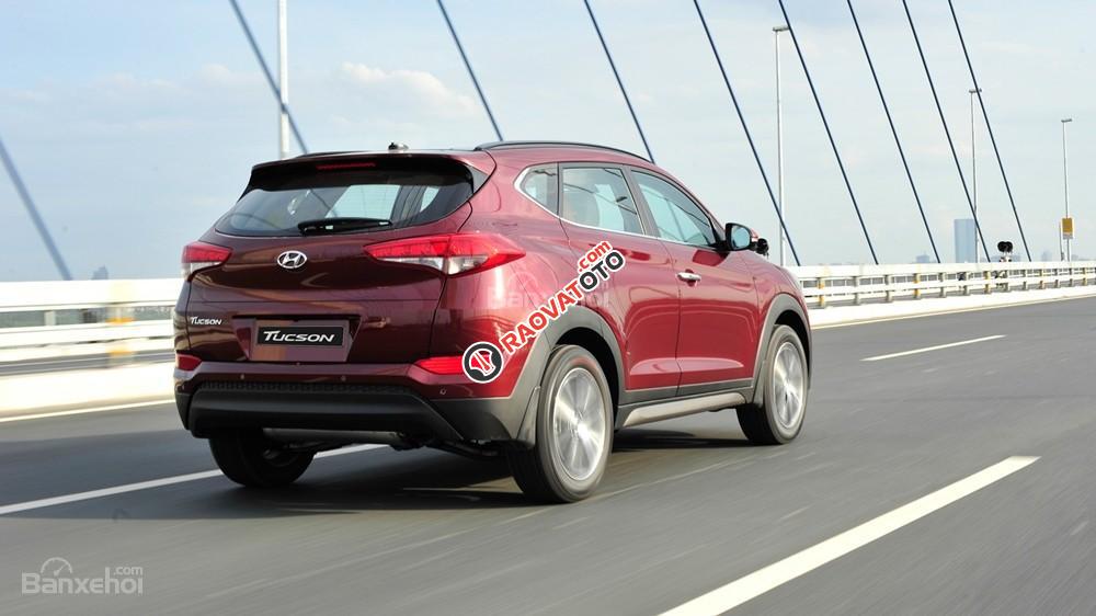 Bán Hyundai Tucson màu đỏ, có xe giao ngay, hỗ trợ trả góp, giá cả thương lượng: 0961917516-3