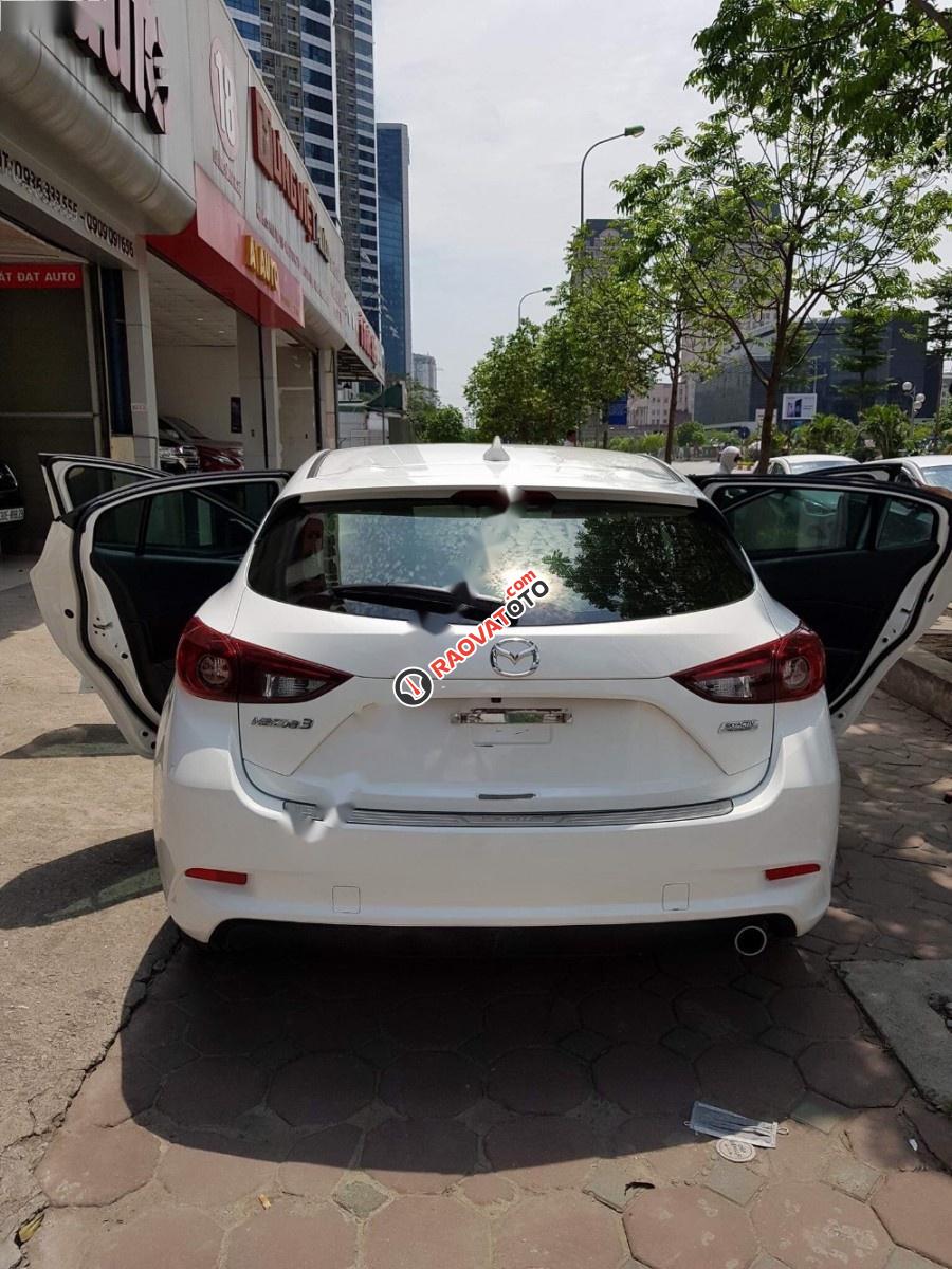 Bán Mazda 3 1.5L Facelift SX 2017, màu trắng-3