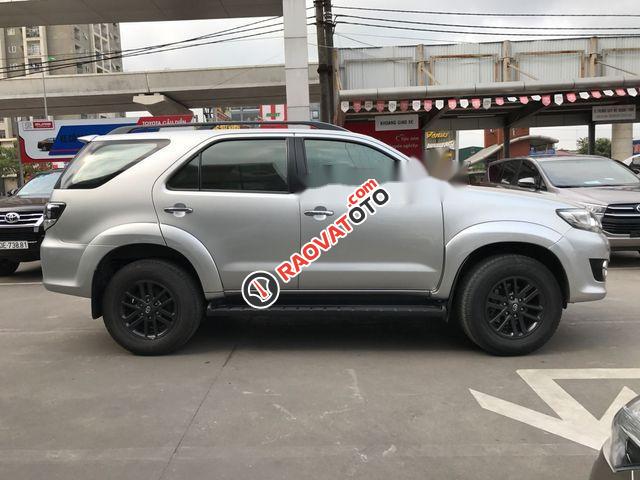Bán ô tô Toyota Fortuner V 4X2AT năm sản xuất 2016-0