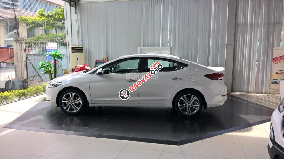 Bán Hyundai Elantra 1.6AT 2018 - giá tốt - Liên hệ: 0906721088-8