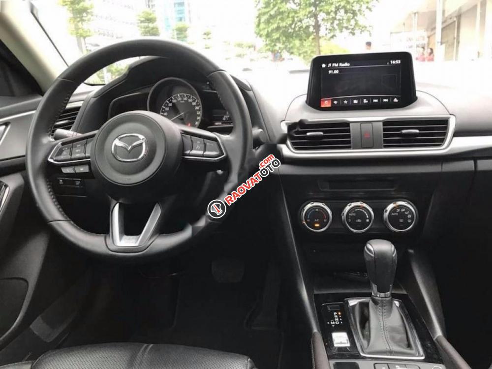 Cần bán lại xe Mazda 3 1.5L Facelift 2017, màu đen, giá tốt-4