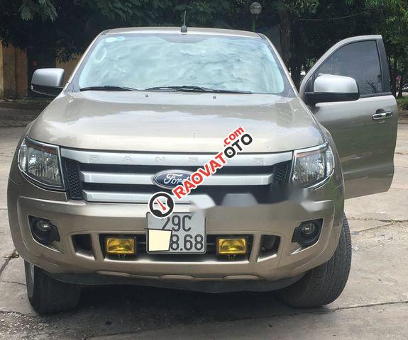 Cần bán xe Ford Ranger AT đời 2015 chính chủ, màu vàng cát, 535tr-0