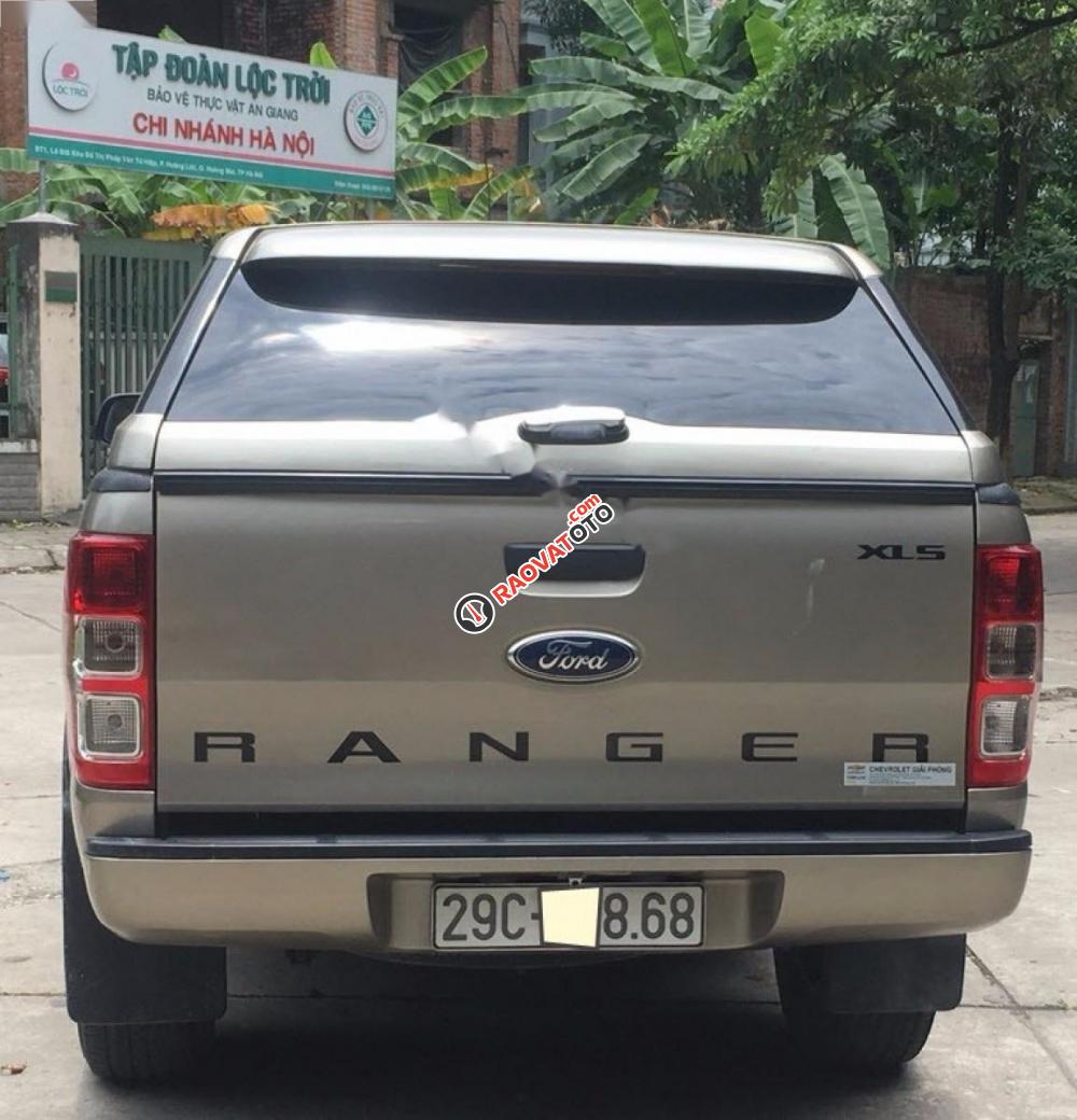 Bán Ford Ranger XLS 4x2 AT sản xuất 2015, màu vàng, xe nhập-3