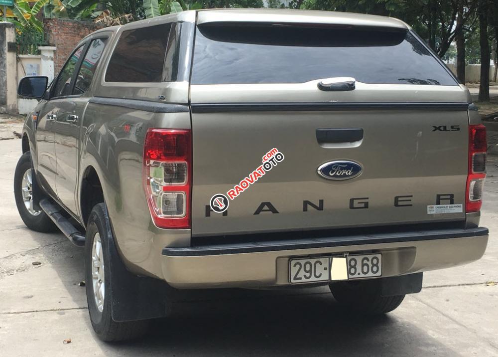 Bán xe Ford Ranger XLS 4x2 AT năm 2015, màu vàng, nhập khẩu chính chủ, giá tốt-4