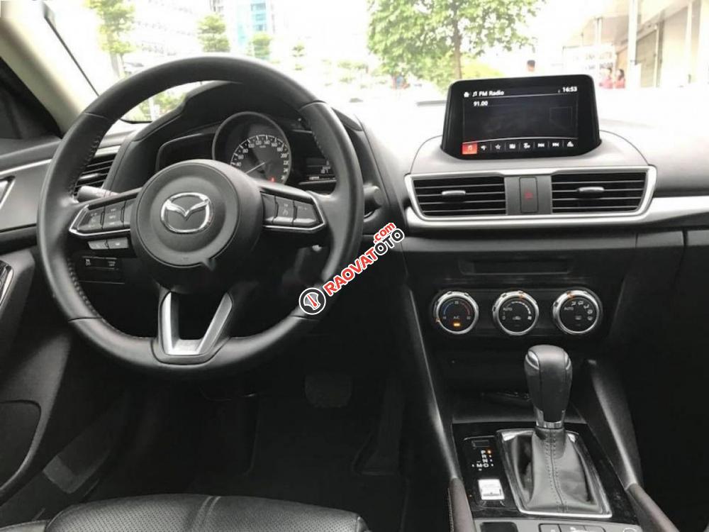 Cần bán gấp Mazda 3 1.5L Facelift năm sản xuất 2017, màu đen giá cạnh tranh-4