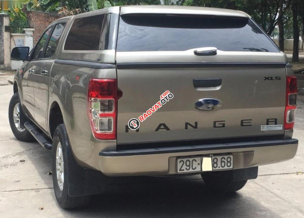 Bán Ford Ranger XLS 4x2 AT sản xuất 2015, màu vàng, xe nhập-1