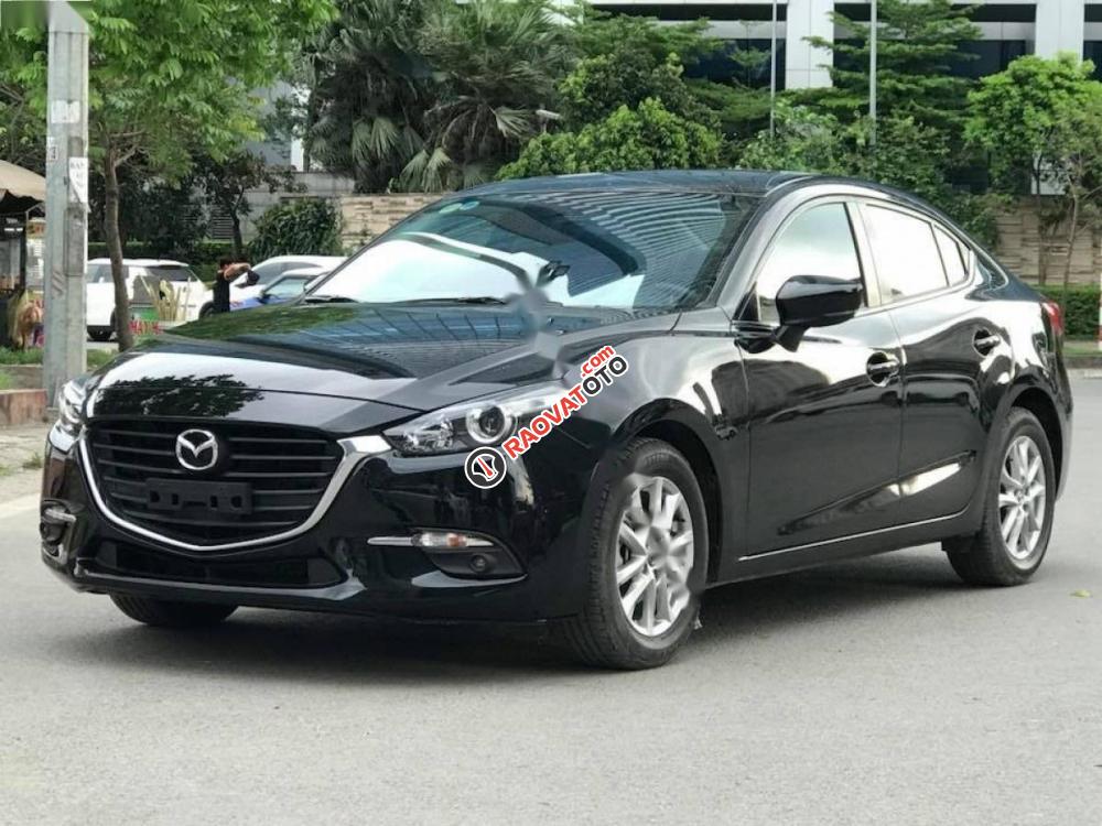 Cần bán gấp Mazda 3 1.5L Facelift năm sản xuất 2017, màu đen giá cạnh tranh-0