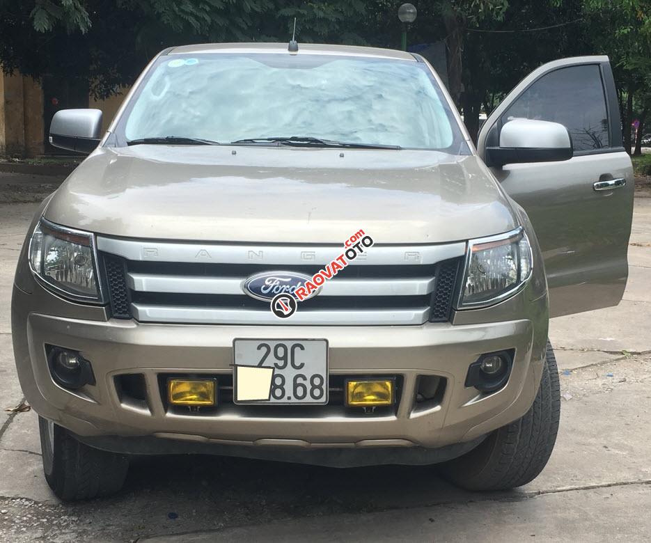 Bán xe Ford Ranger XLS 4x2 AT năm 2015, màu vàng, nhập khẩu chính chủ, giá tốt-0