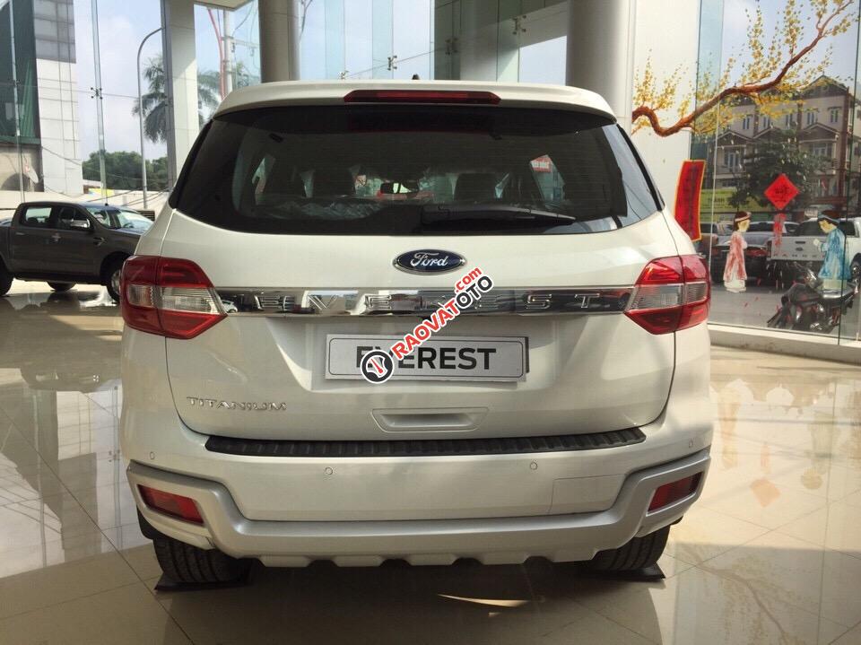 Bán Ford Everest Trend đời 2017, xe giao ngay, Toản: 0947414444-2