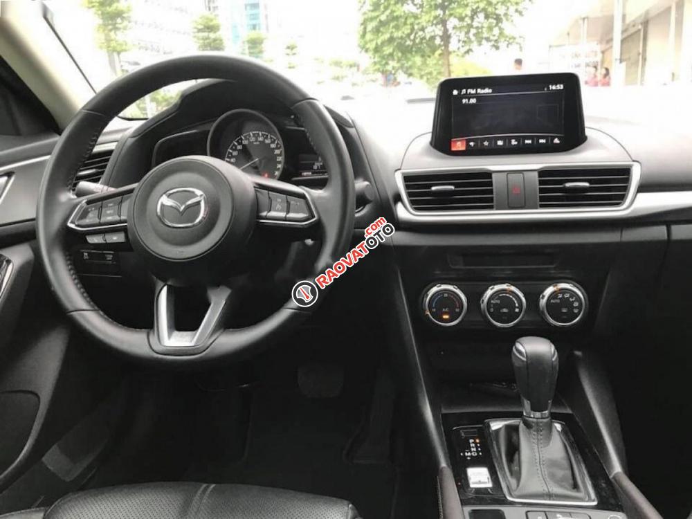 Cần bán Mazda 3 Facelift 1.5AT đời 2017, màu đen, giá chỉ 688 triệu-5