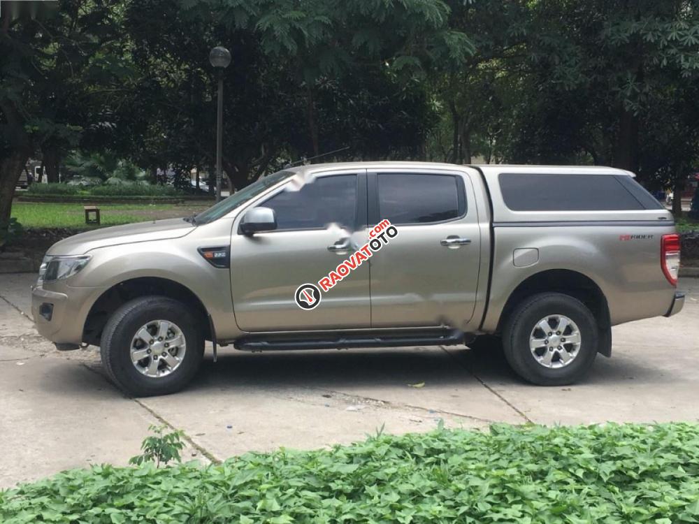 Bán Ford Ranger XLS 4x2 AT sản xuất 2015, màu vàng, xe nhập-2