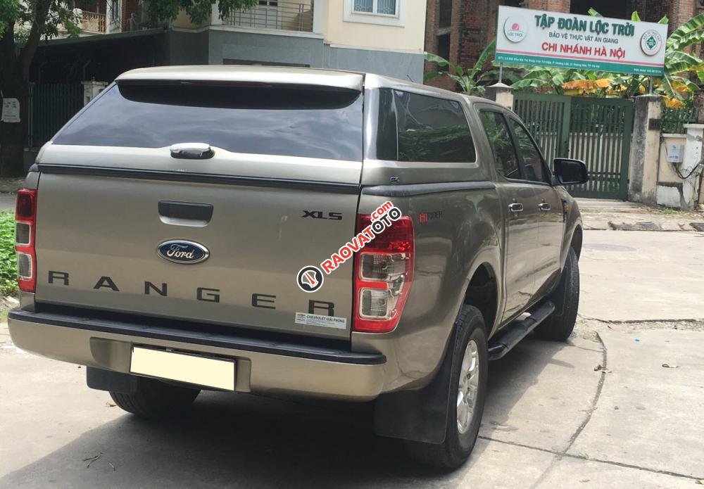 Bán xe Ford Ranger XLS 4x2 AT năm 2015, màu vàng, nhập khẩu chính chủ, giá tốt-5