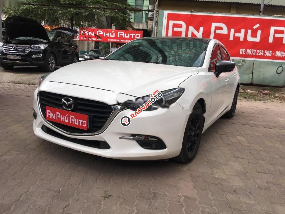 Bán Mazda 3 1.5L Facelift sản xuất 2017, màu trắng, giá tốt-9